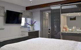 The Milking Parlour - Uk30866
